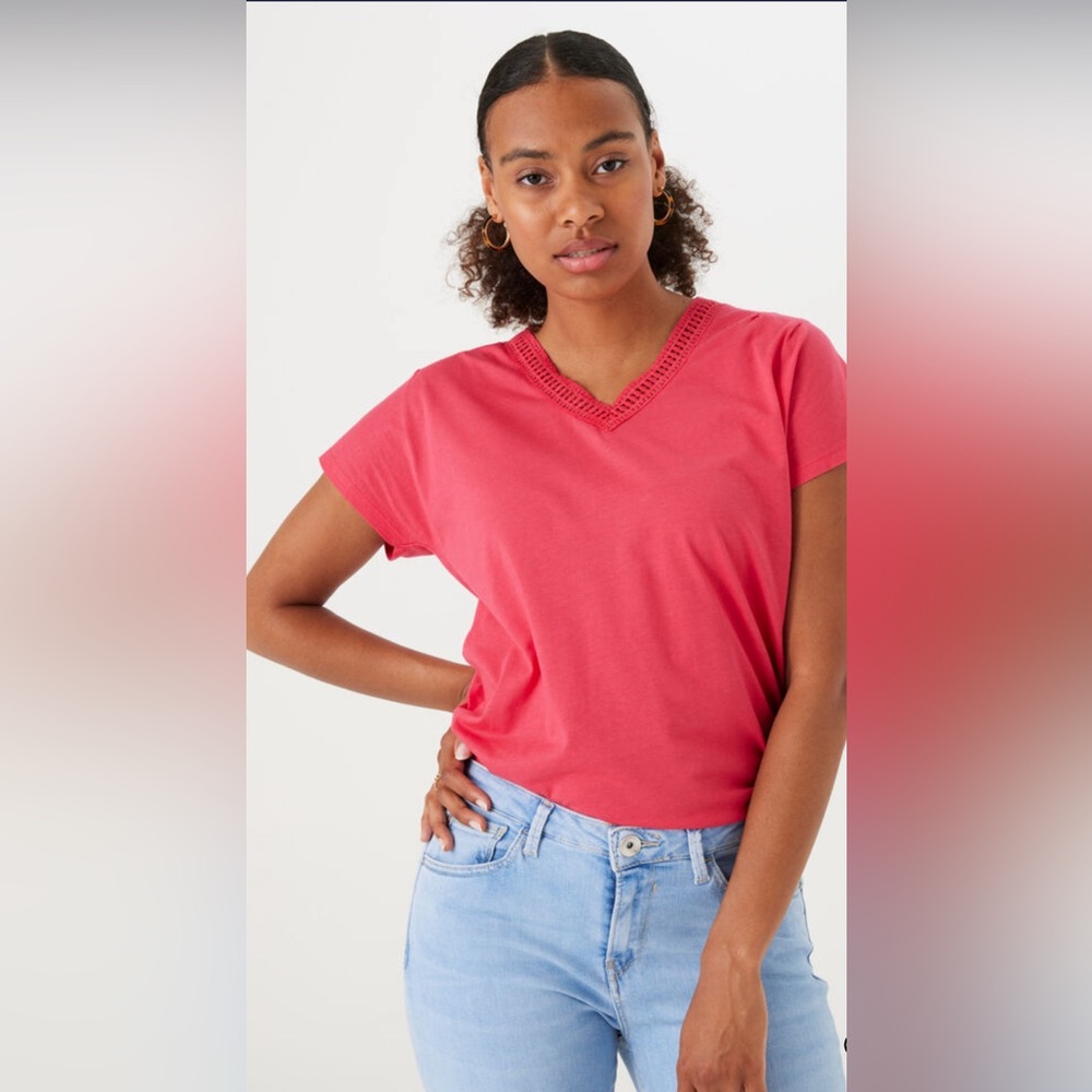 NWT GARCIA Cotton Crocheted V Neck Short Sleeve T Shirt Hot Pink Top